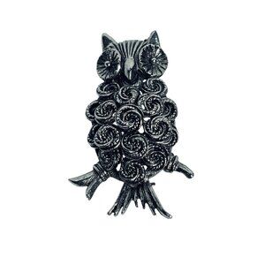 Vintage Silver Tone Owl Brooch (6077)
